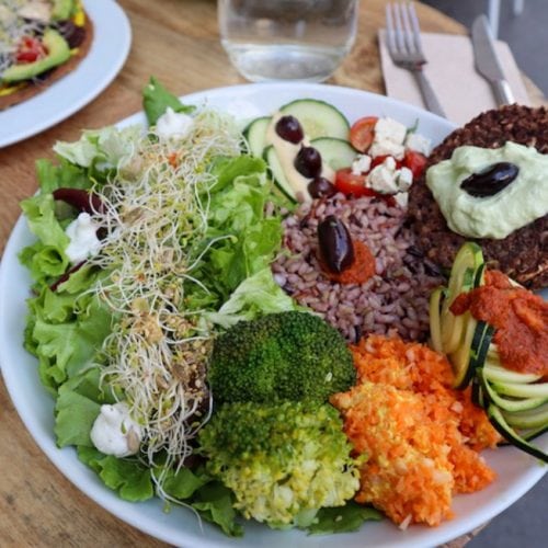 Vegan in Paris, colourful bowl