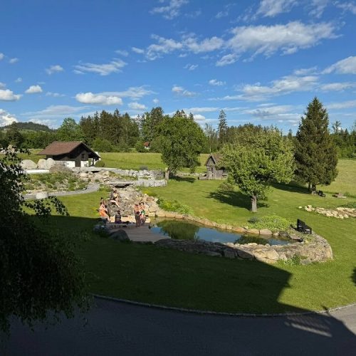 Frauen am Baden beim Naturteich am Winklergut, am Women Retreat